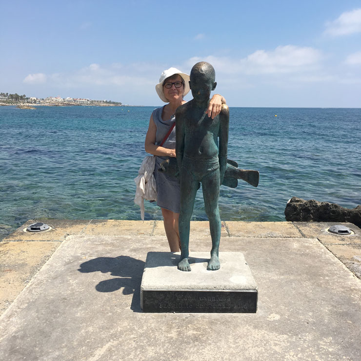Figur am Hafen