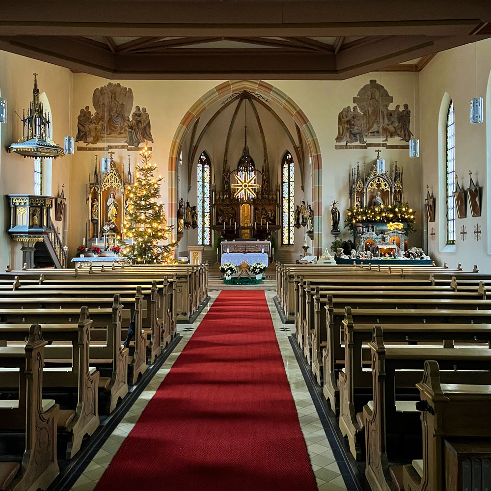 Innenraum Kirche in Leutenbach