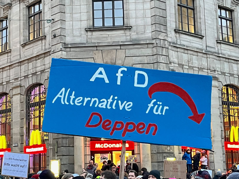 Schild "AfD - Altenative für Deppen"